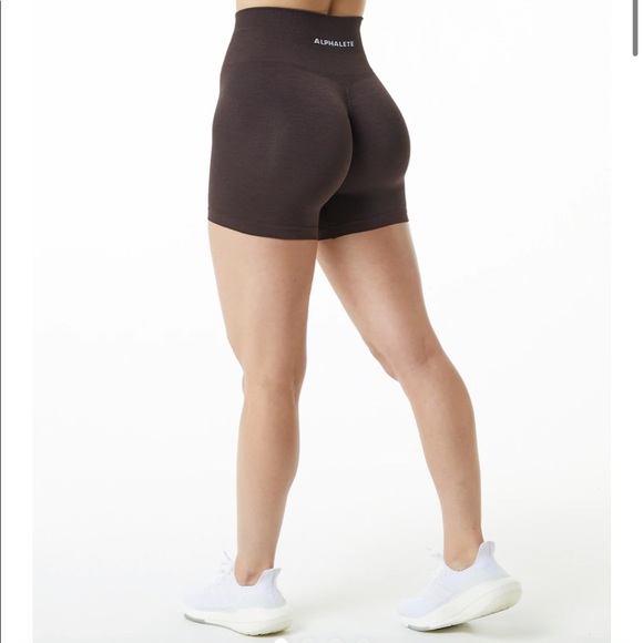 Alphalete Amplify Short - Chocolate - Picture 1 of 2